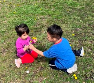 charlie and emma thang 4 nam 2024