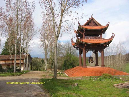 xom ha lang mai